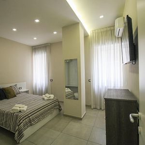 Camera grande con letto king size